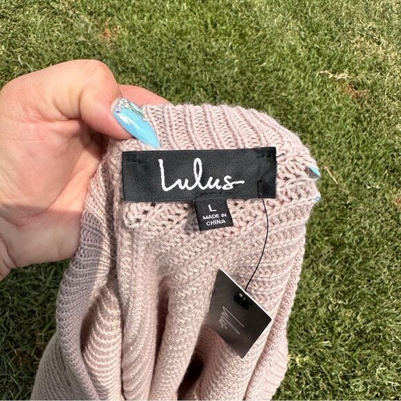 NWT Lulu’s island ferry taupe open back v-neck sweater Sz L - Picture 5 of 7